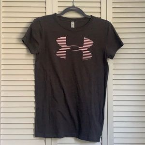 Gray underarmor t-shirt w/ pink under armor symbol